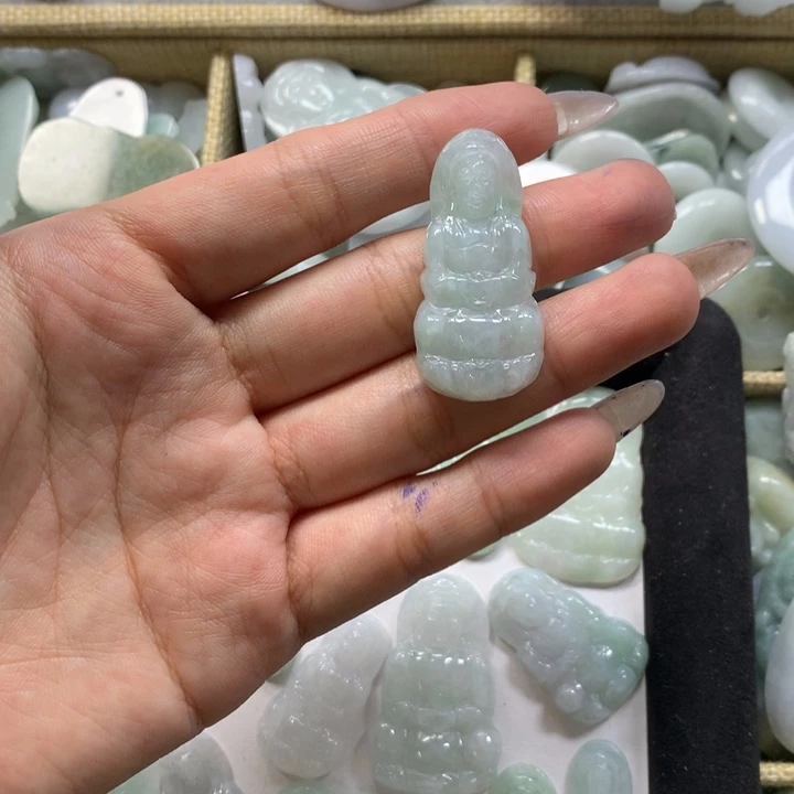 翡翠未镶嵌颈饰缅甸A货翡翠
