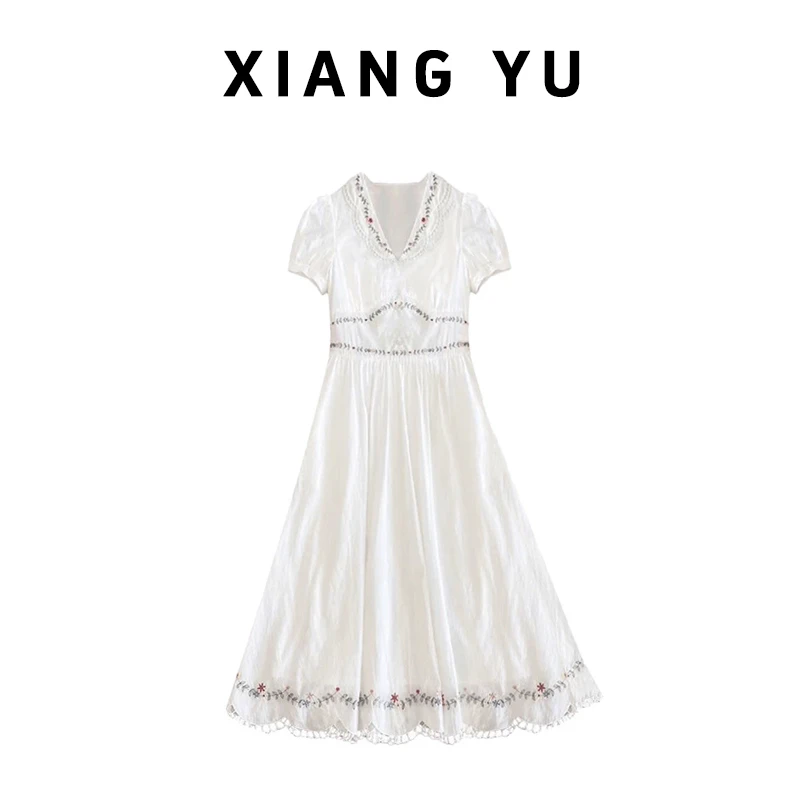 法式设计感蕾丝刺绣娃娃领连衣裙女秋季新款清纯气质内搭长裙子