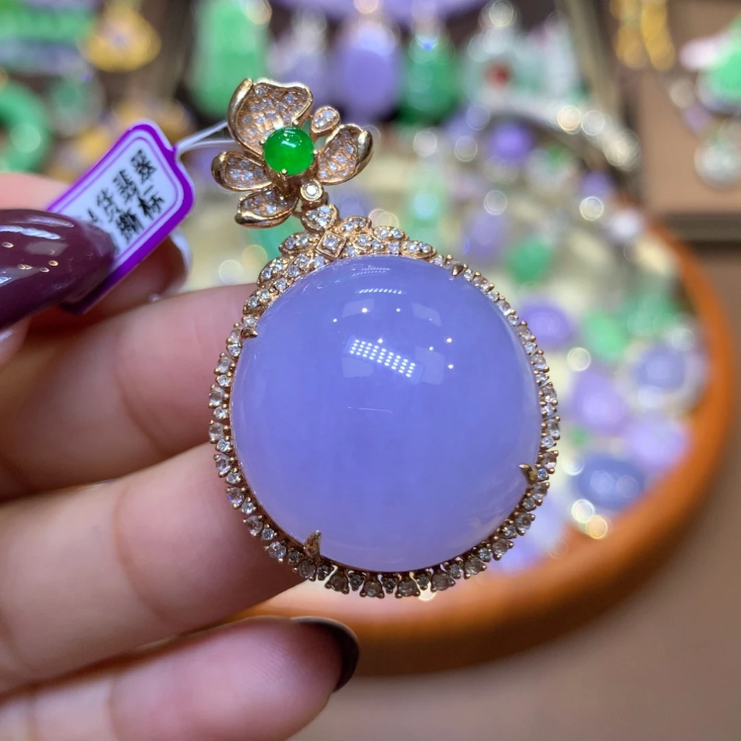 翡翠18K金镶嵌颈饰