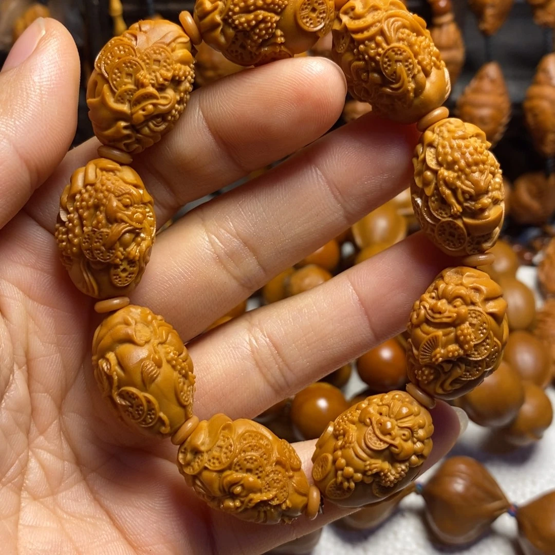 吊坠橄榄核钱袋金蟾