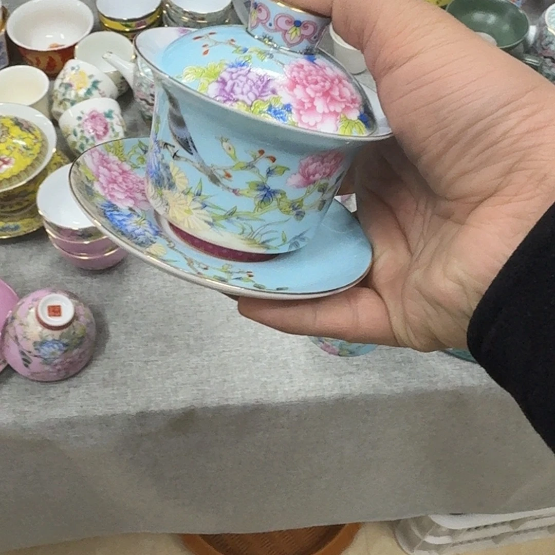 伊***人蓝色喜鹊盖碗一个