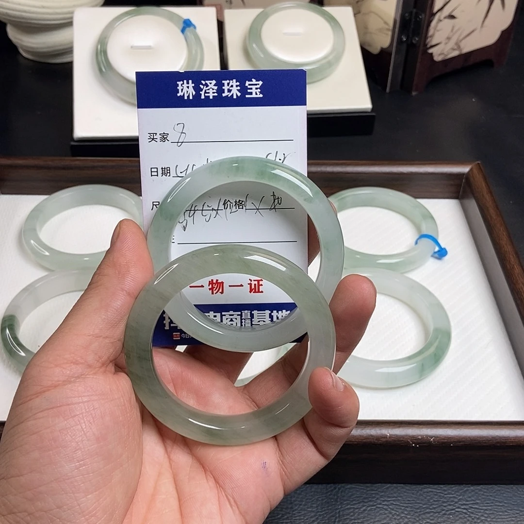 饼***侠石英质玉未镶嵌手镯8