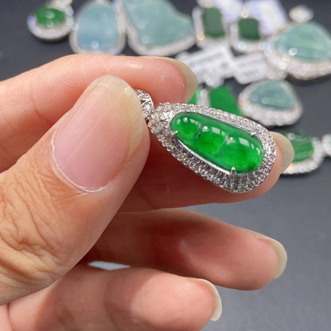 翡翠未镶嵌吊坠(不含链)