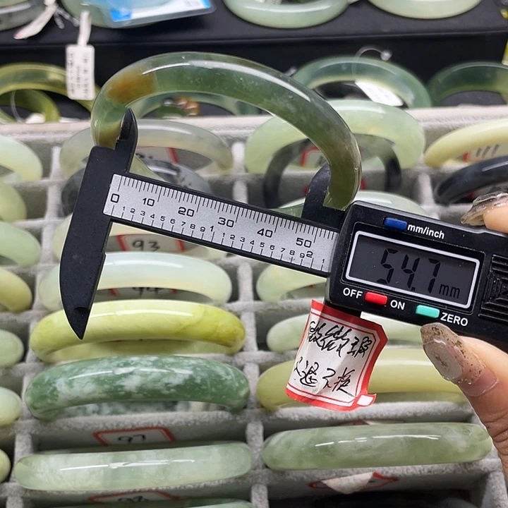 蛇纹石玉未镶嵌手镯118