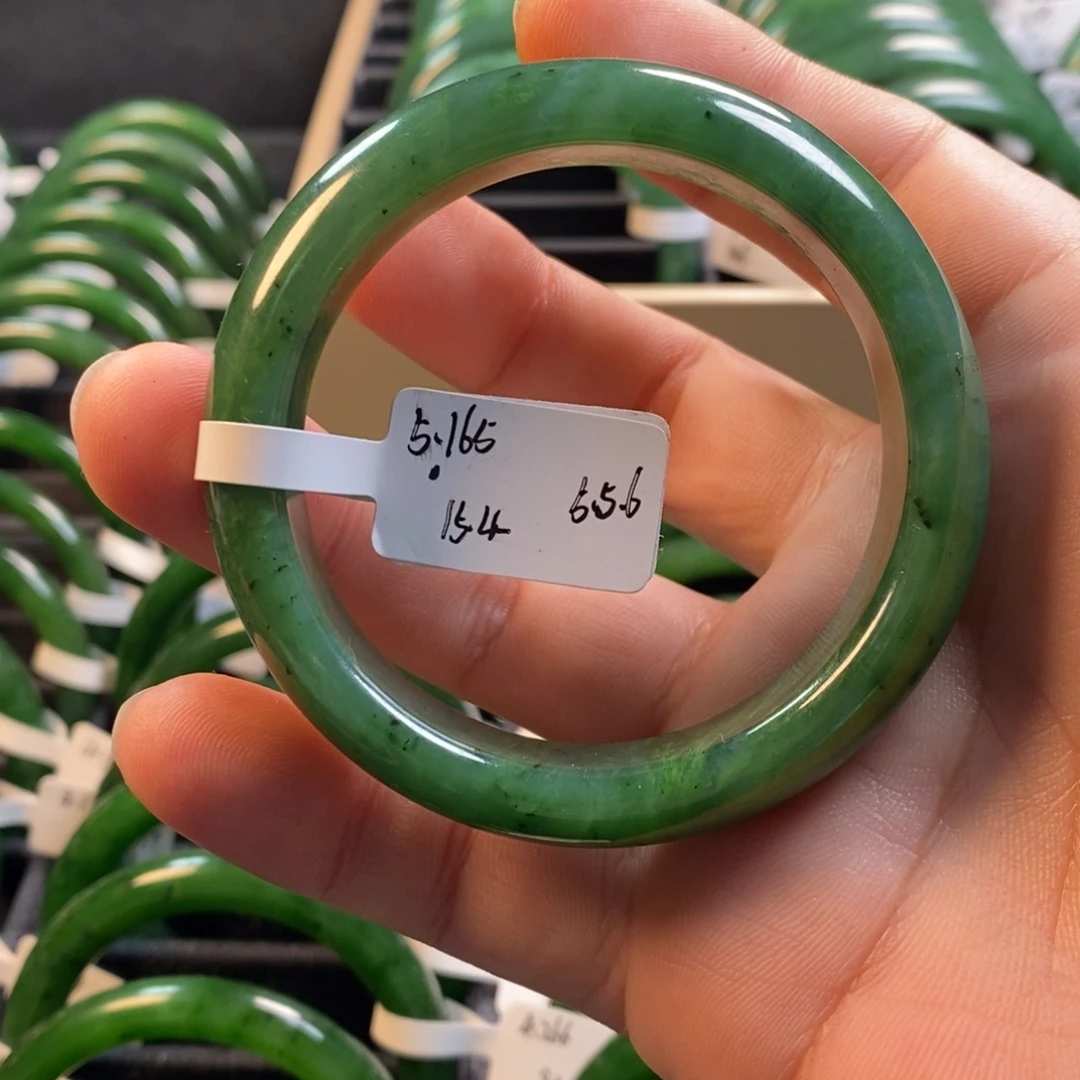 和田玉（碧玉）未镶嵌手镯有瑕疵55