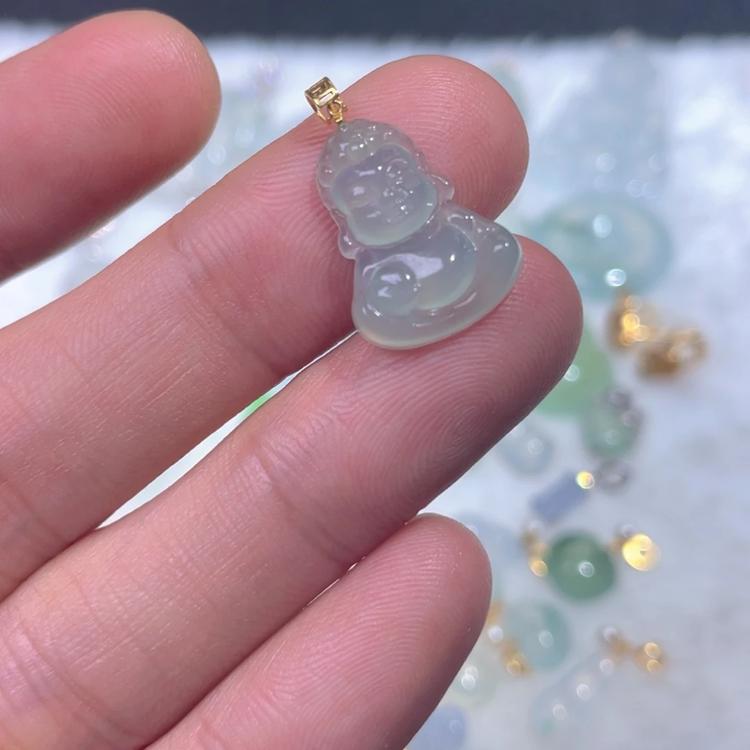 颈饰18K金镶嵌翡翠翡翠