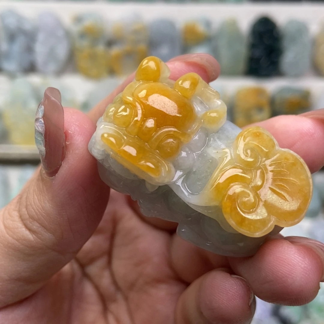 翡翠吊坠(赠链)未镶嵌