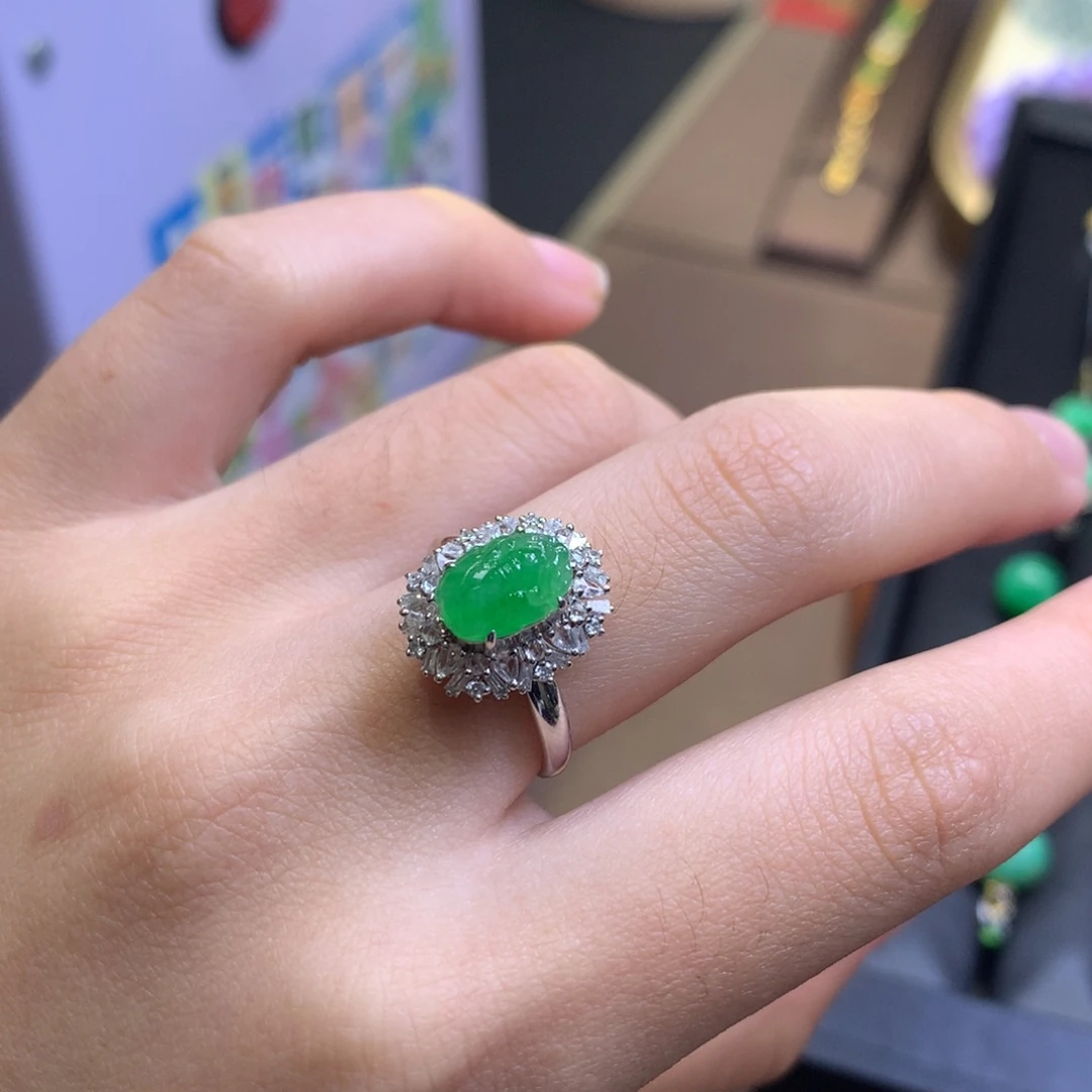 翡翠18K金镶嵌颈饰翡翠