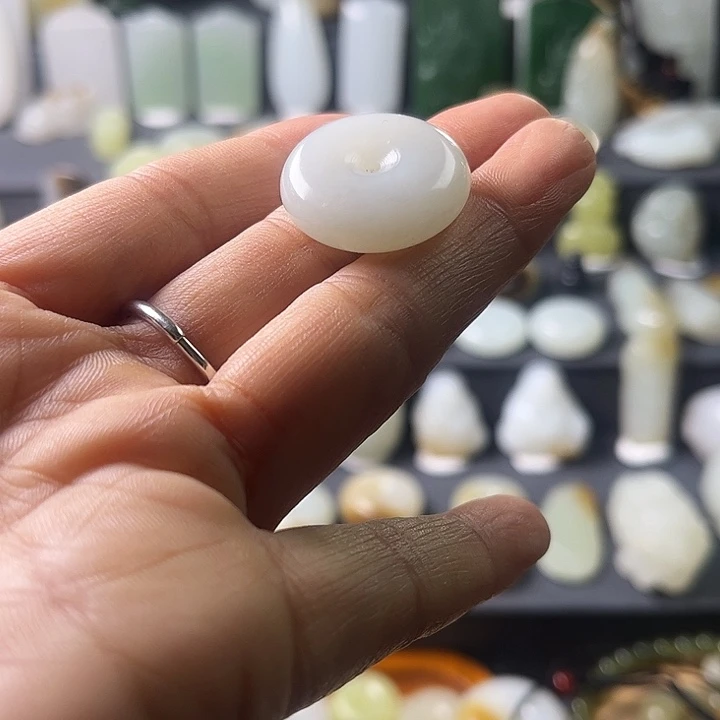 和田玉（糖玉）未镶嵌包链