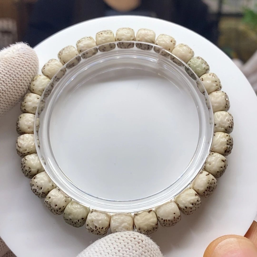 星月菩提吊坠绿包雕刻河豚