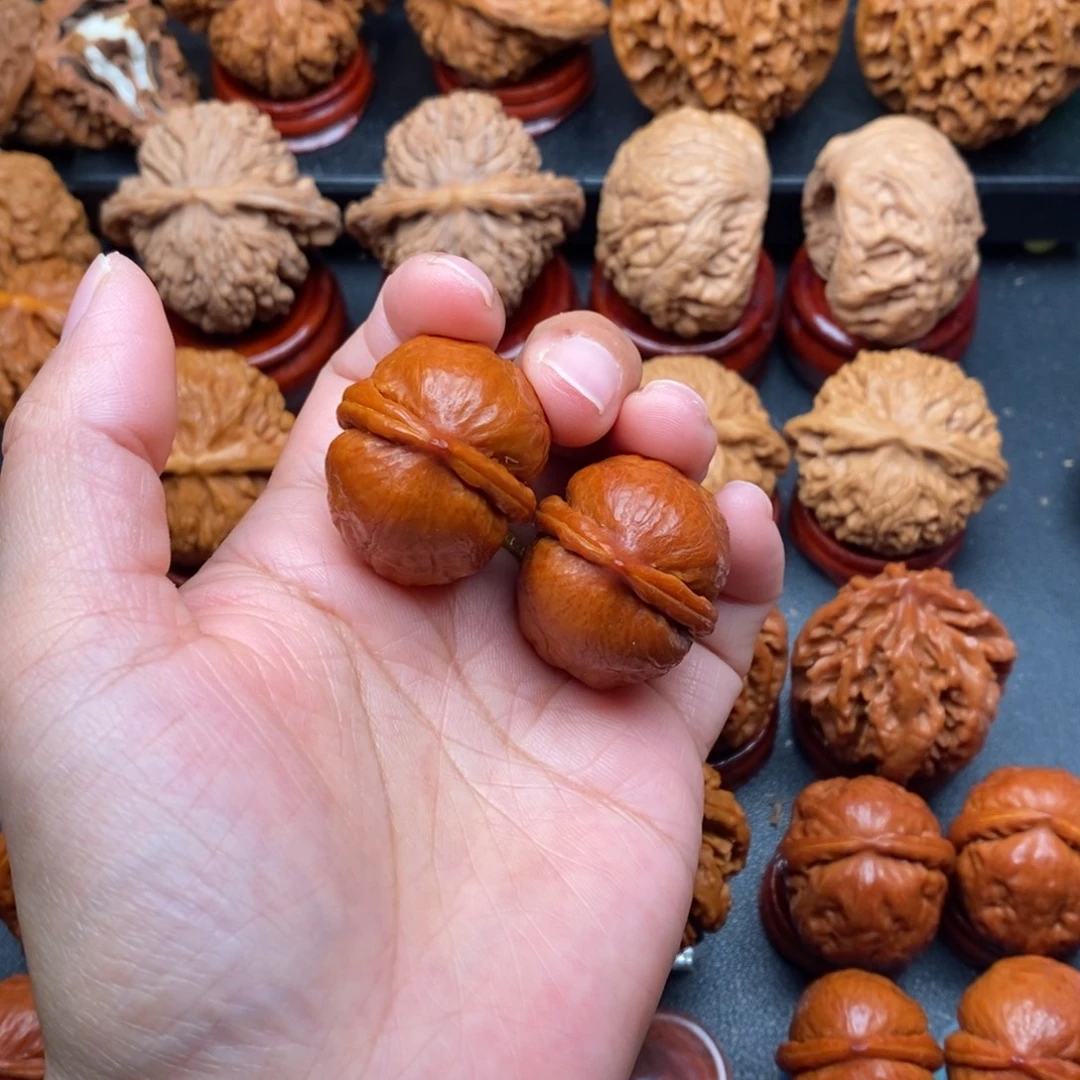 文玩核桃把件海豚