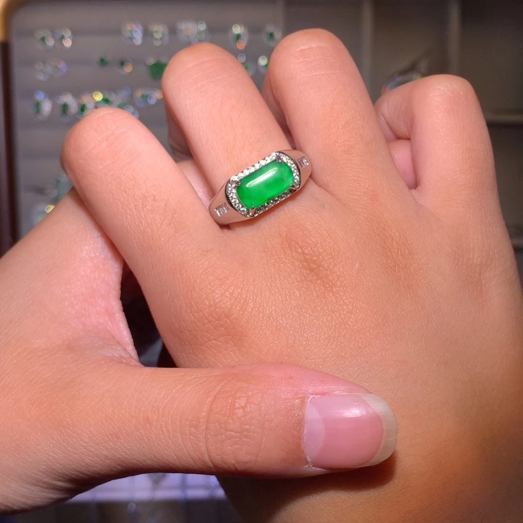 翡翠未镶嵌戒指戒指