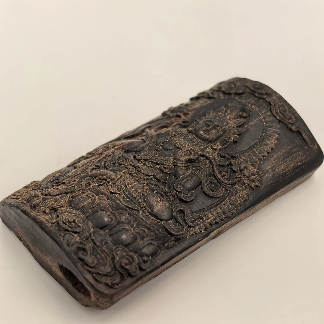 （标）重约24.80克  0721文雕/2000（雕）天然香道