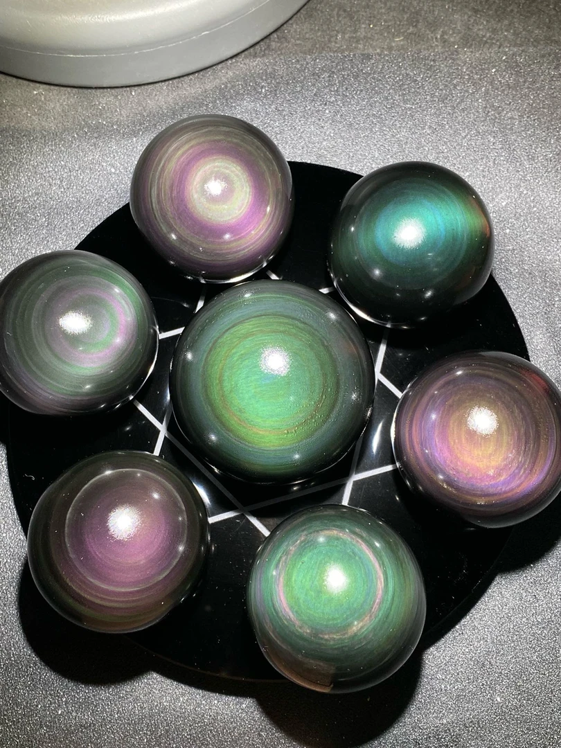 天然彩虹眼黑曜石球七星阵边求约54mm中求约63.8mm