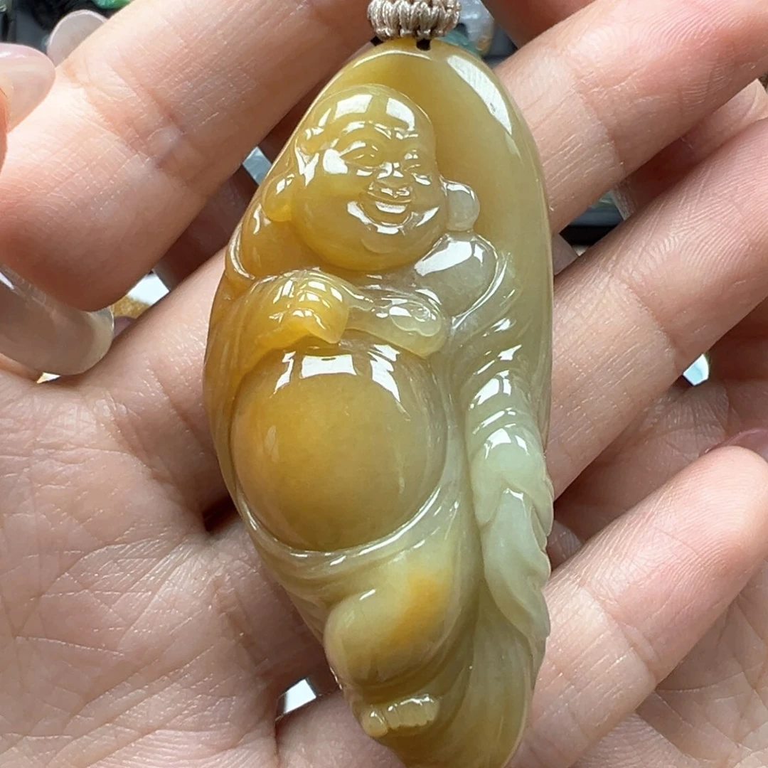 翡翠颈饰未镶嵌佛