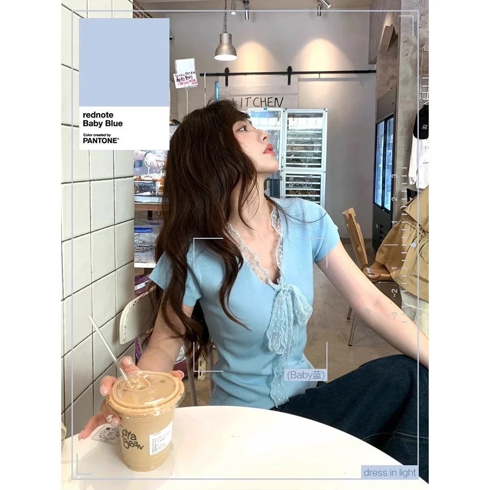 法式v领蓝色洋气短袖上衣女修身显瘦2025新款设计感纯欲风正肩t恤