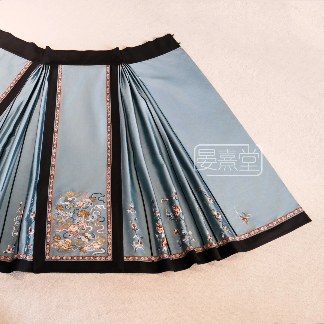 【晏熹堂·狮子滚绣球】马面裙