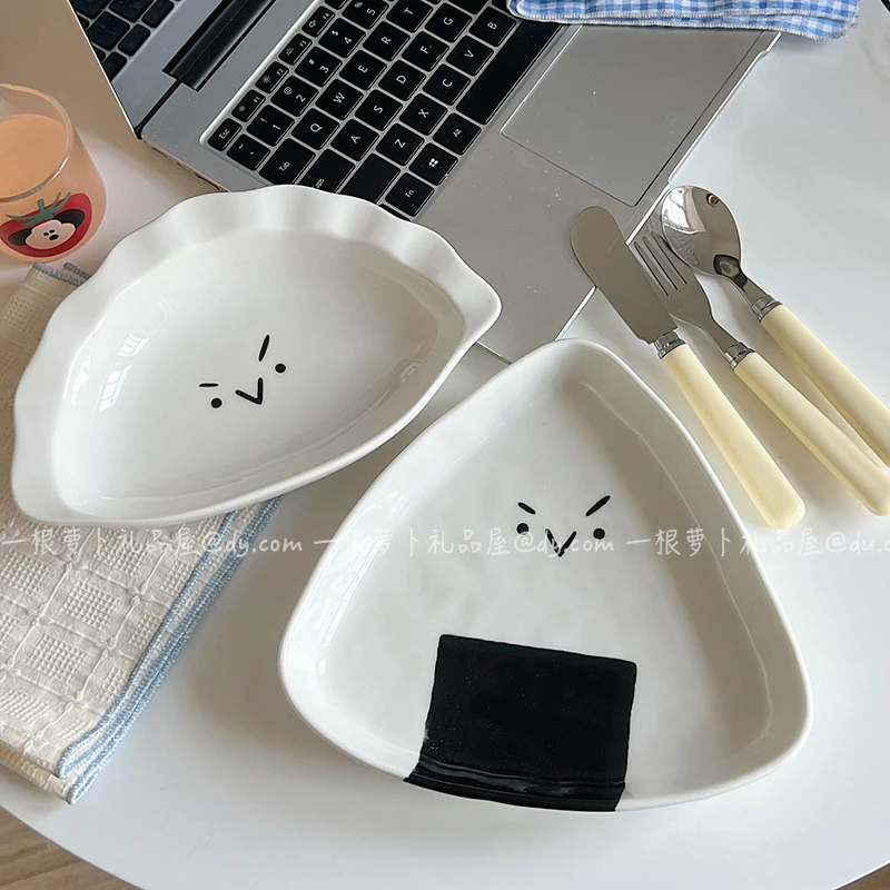 釉下彩可爱立体饺子盘陶瓷三角饭团大碟子创意菜盘餐盘甜品盘家用