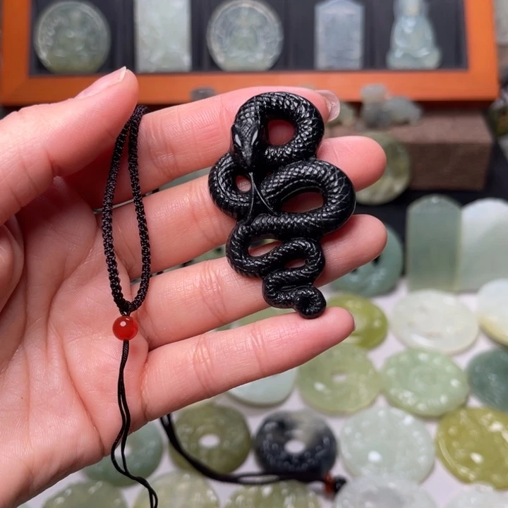 岫玉吊坠(赠链)未镶嵌