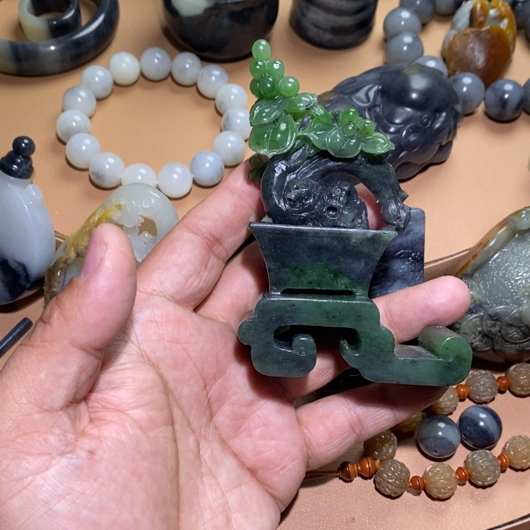 未镶嵌和田玉摆件