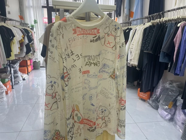 防晒长袖宽松型印花常规款T恤白色打底满印女士美式