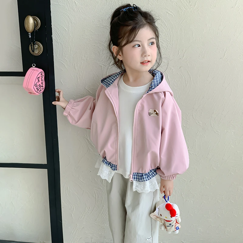 秋季儿童卡通外套2025新款甜美宝宝秋装上衣女童连帽冲锋衣春秋款