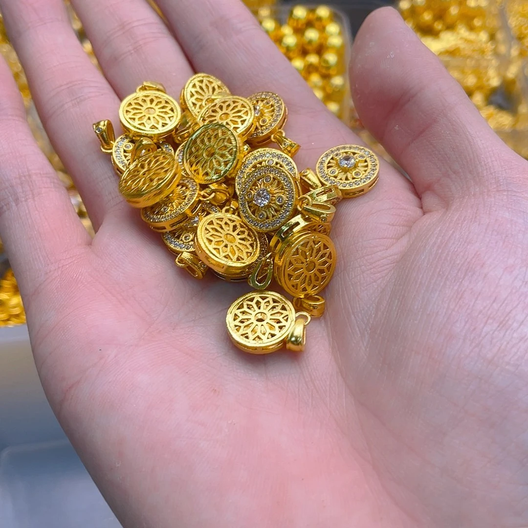 锆石铜合金镶嵌小罗盘1个