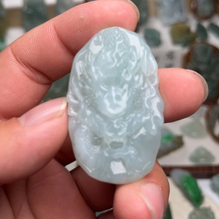 颈饰未镶嵌翡翠龙