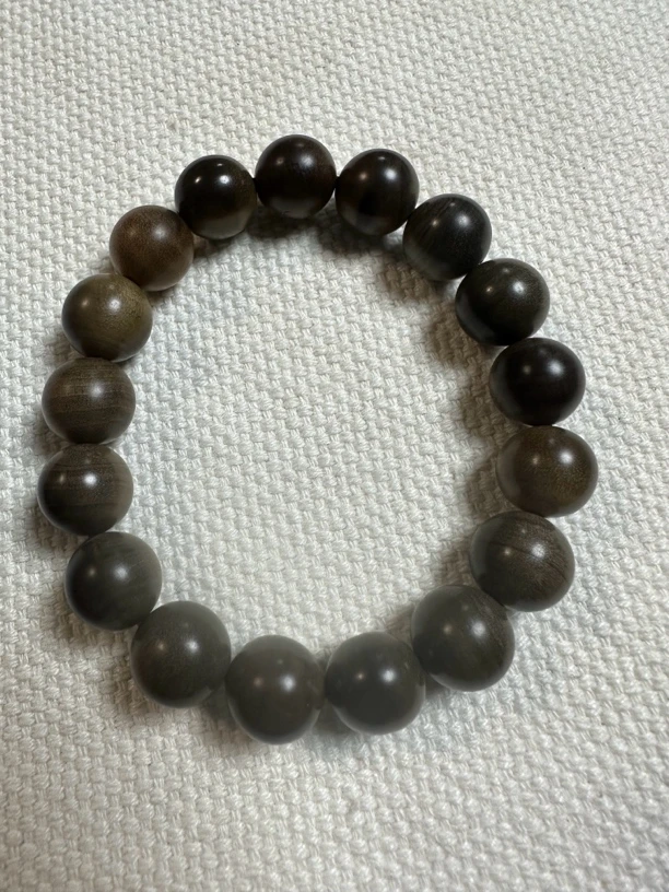 老山檀香阴沉木瑕疵1.2手串