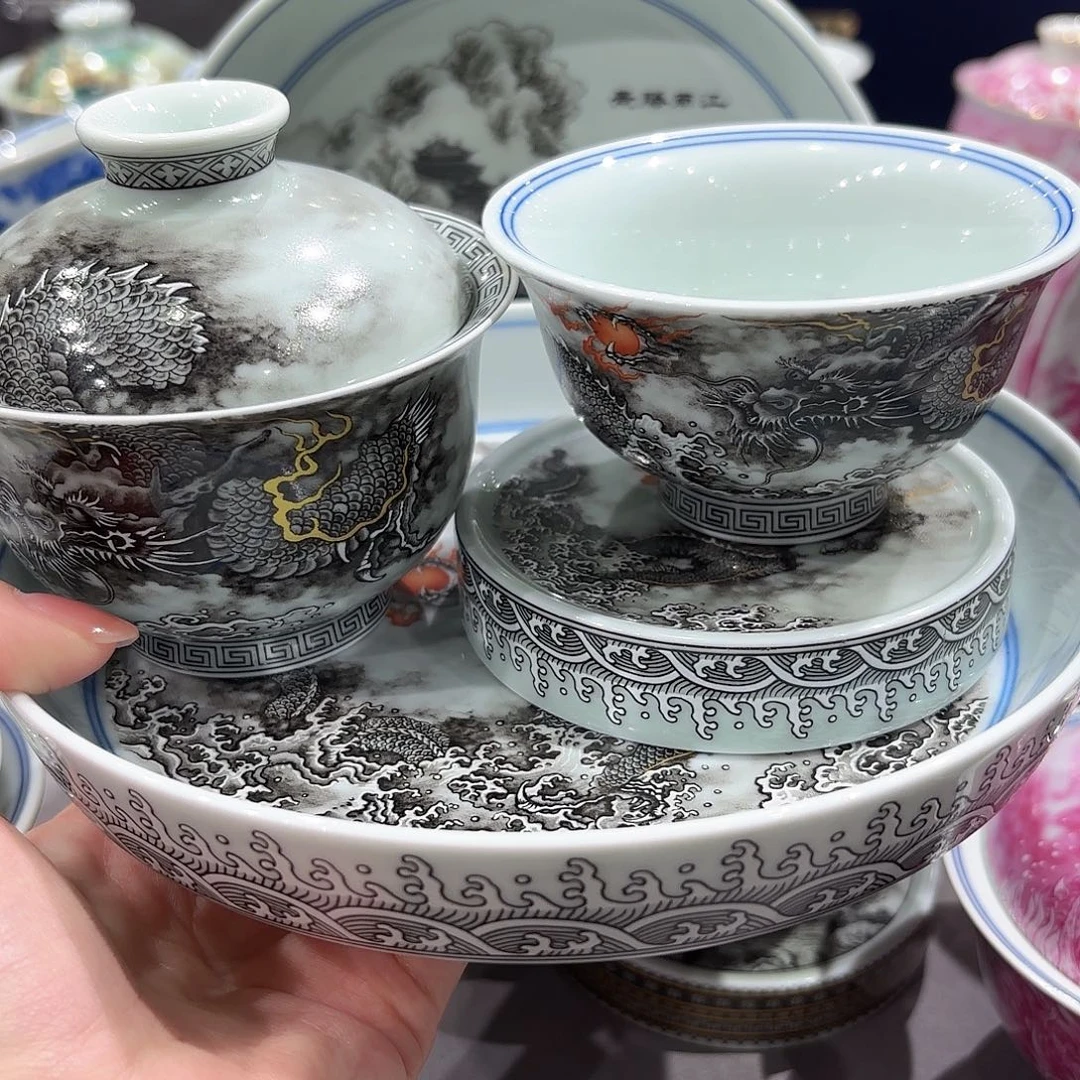 瓷片景德镇瓷器精品陈列