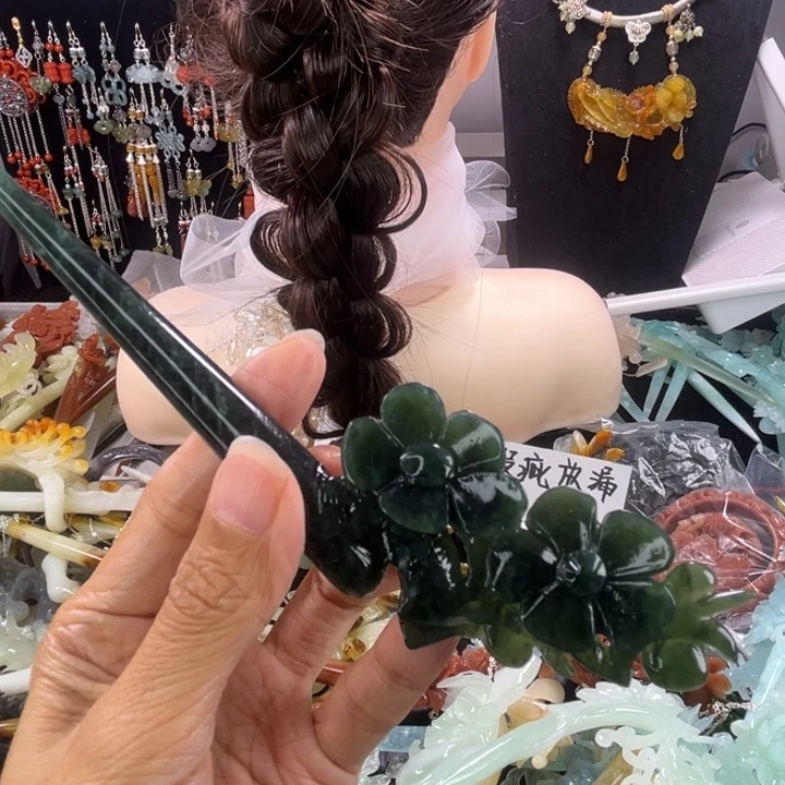 未镶嵌岫玉发饰瑕疵