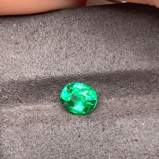 珠宝半成品未镶嵌石榴石天然沙弗莱1.05ct