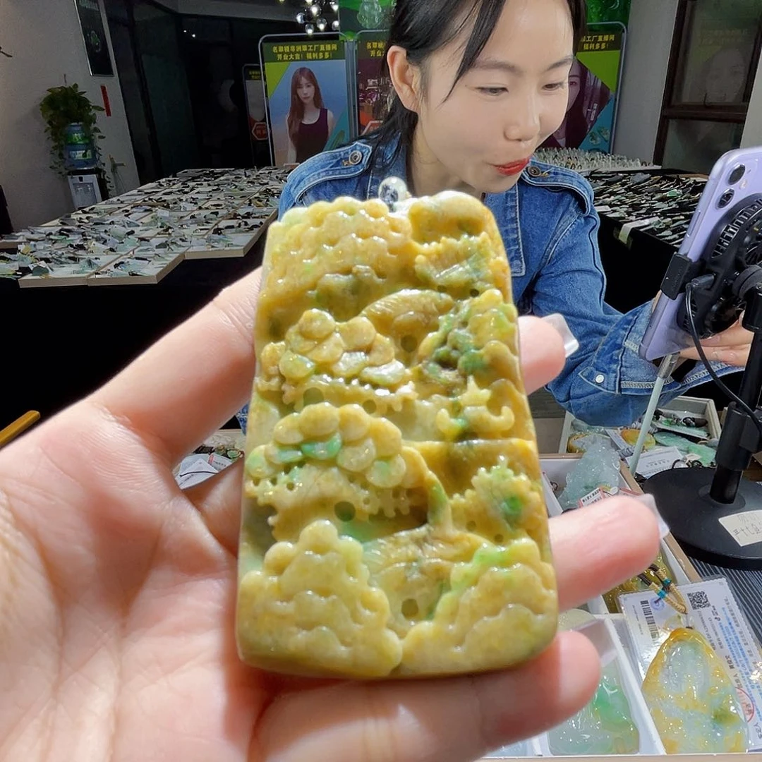 颈饰未镶嵌翡翠一个