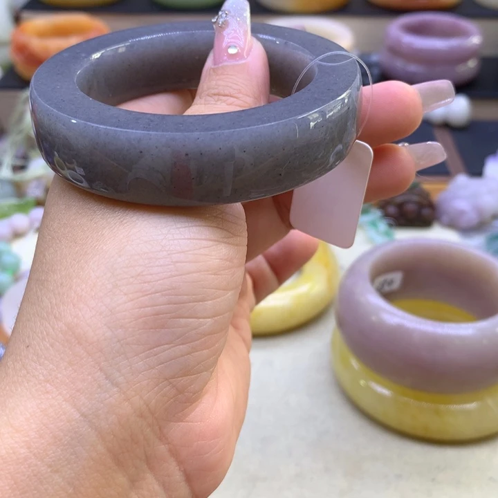 石英质玉13579975446未镶嵌钮****?