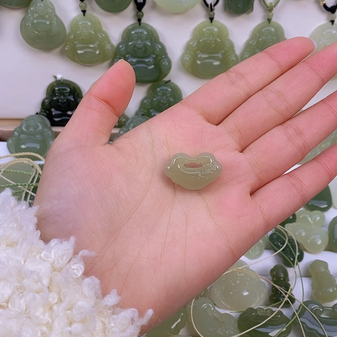 盛***)和田玉未镶嵌颈饰