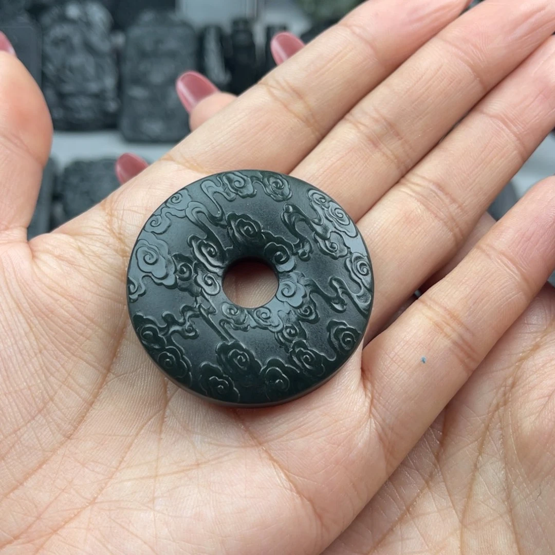 和田玉颈饰未镶嵌中*红