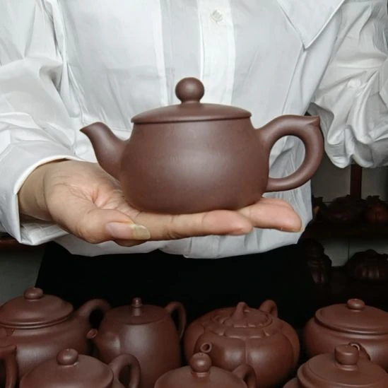 我***明茶壶紫砂原矿底紫泥   容量160cc。