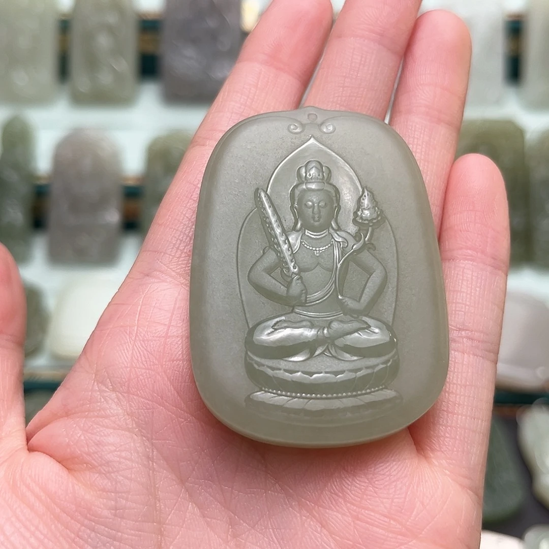 大***牛和田玉未镶嵌颈饰