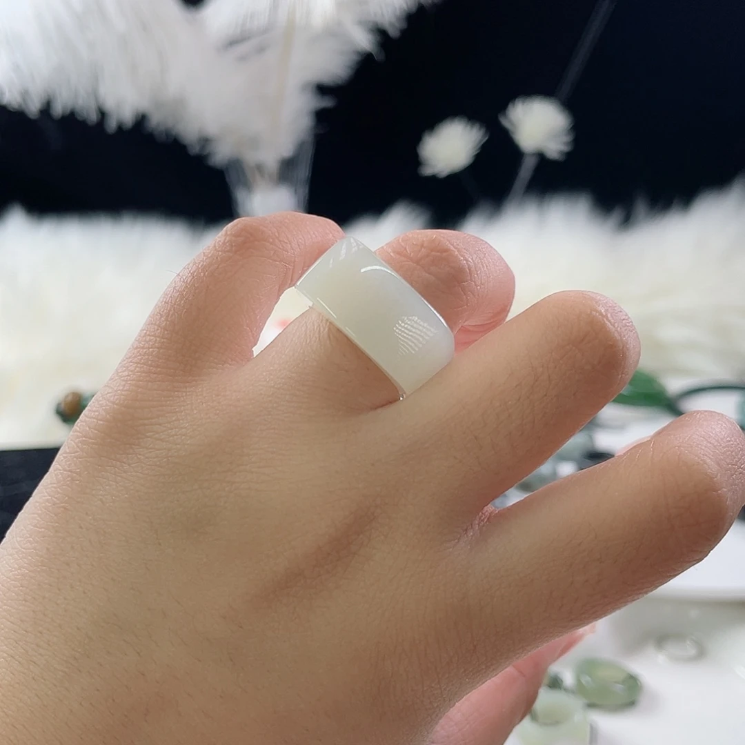 和田玉未镶嵌戒指l72。浅晴水马鞍。。17.3。不退换