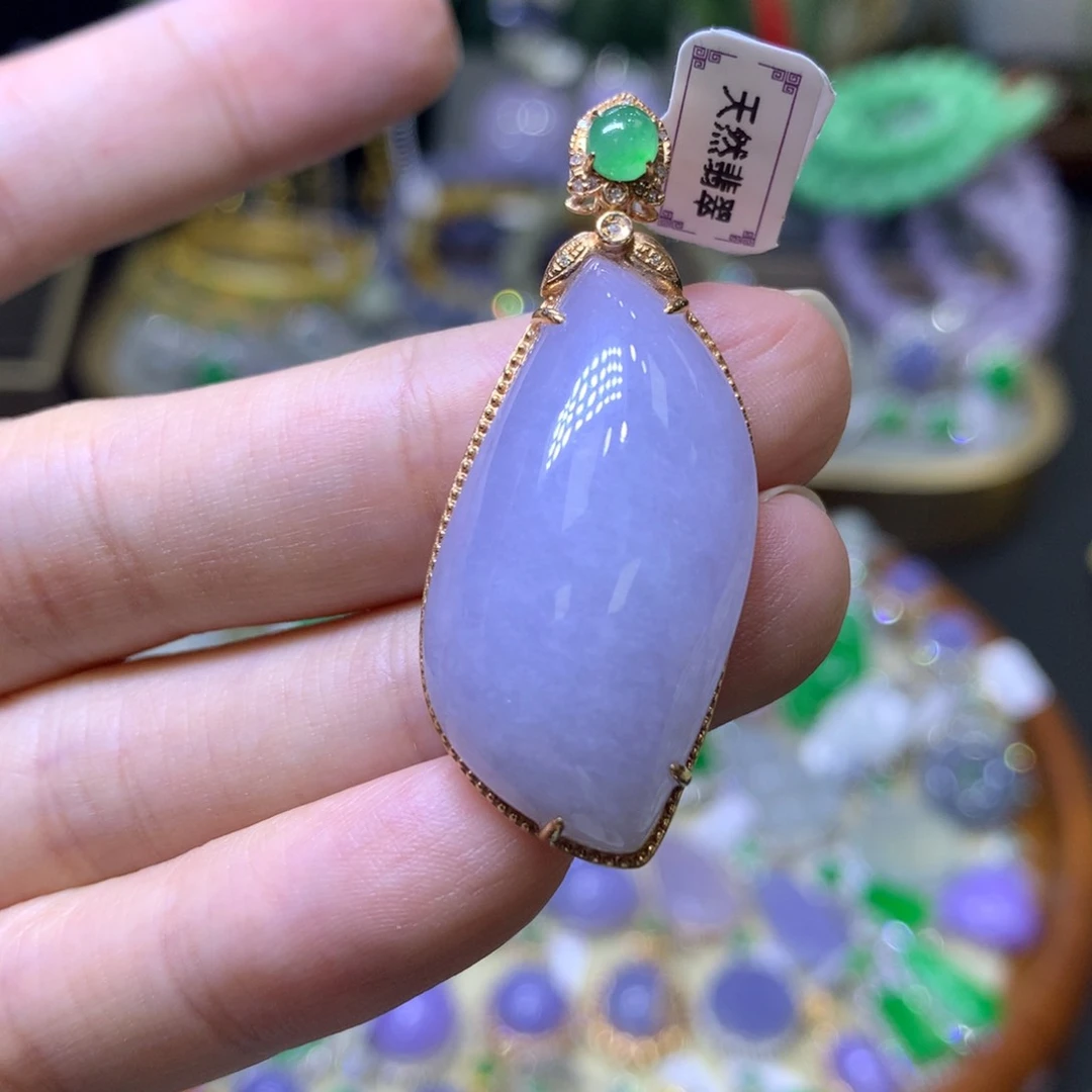 翡翠18K金镶嵌颈饰