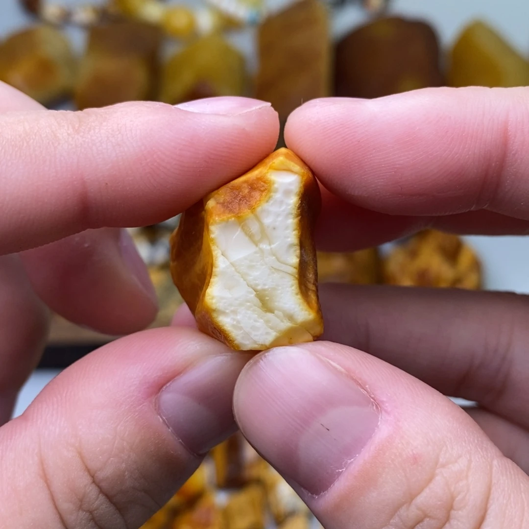 定制琥珀天然蜜蜡