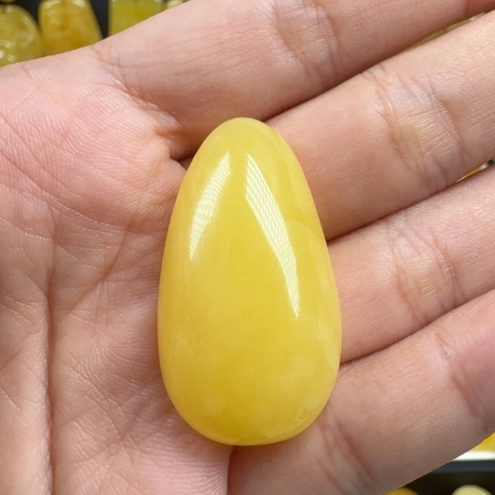 蜜蜡未镶嵌珠宝奇石