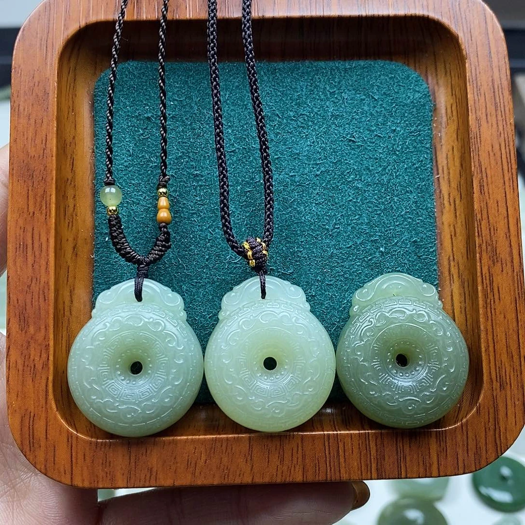 和田玉未镶嵌颈饰30mm平安扣多样性发1件