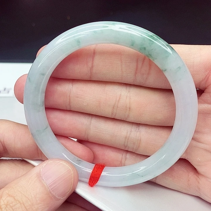 做****翡翠手镯未镶嵌57圈