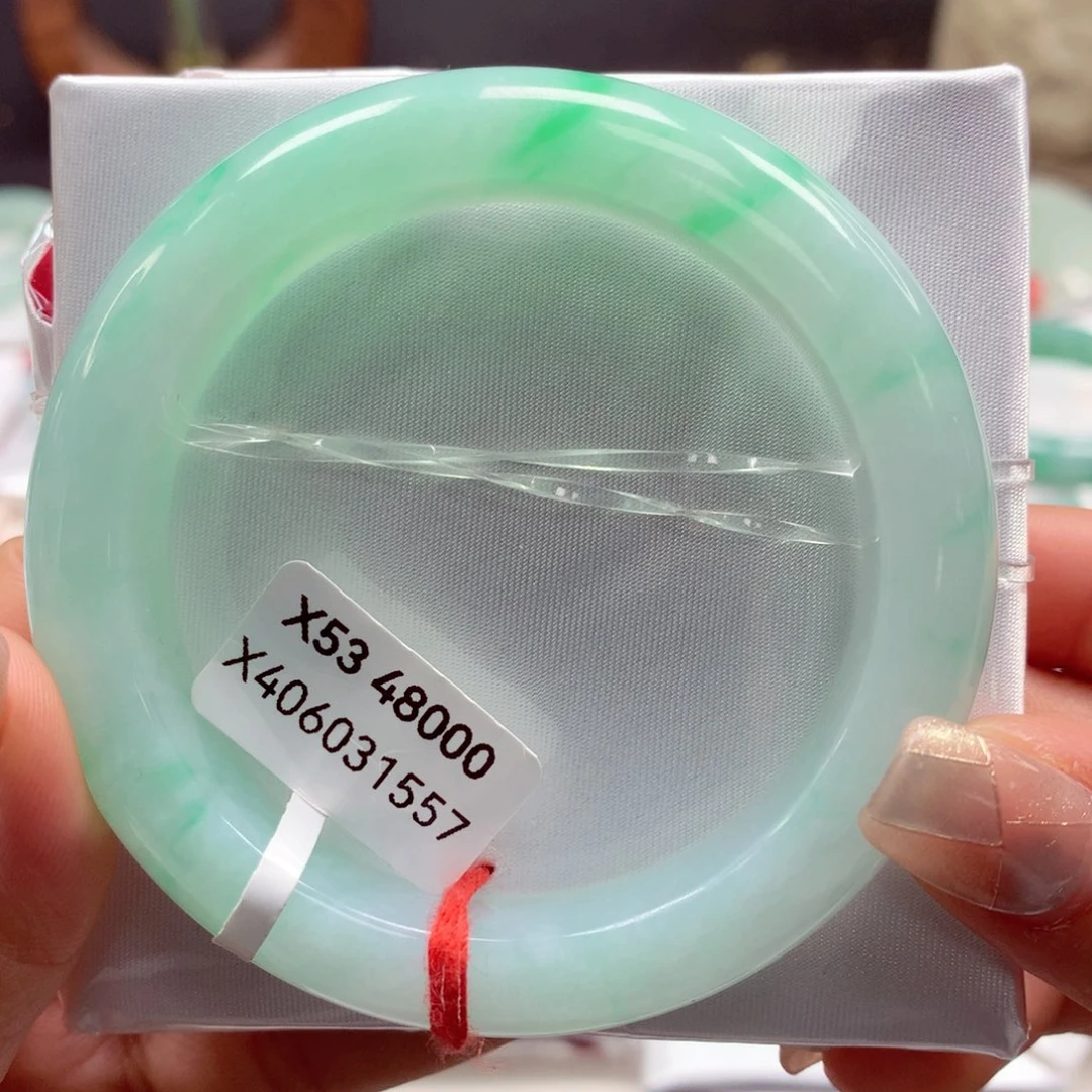 翡翠手镯未镶嵌53正52号88