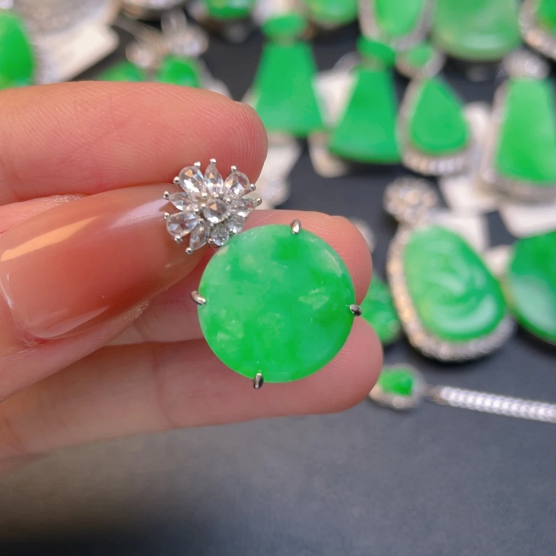 颈饰银S925镶嵌翡翠