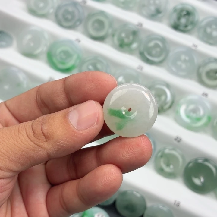 翡翠未镶嵌颈饰缅甸天然A货翡翠26.2-8.5