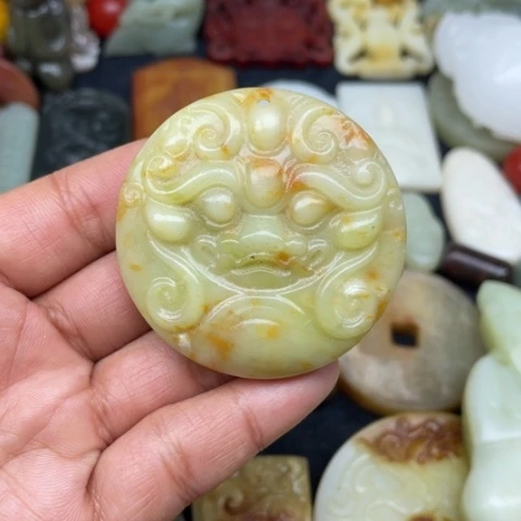 蛇纹石玉颈饰未镶嵌4