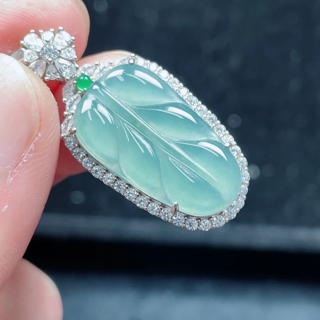 翡翠颈饰未镶嵌1，