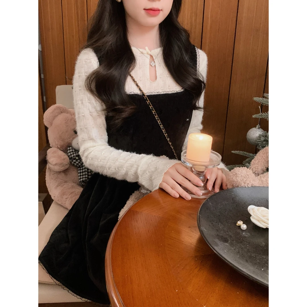 小奶盖 秋冬千金感拼接蕾丝边收腰显瘦精致小黑裙